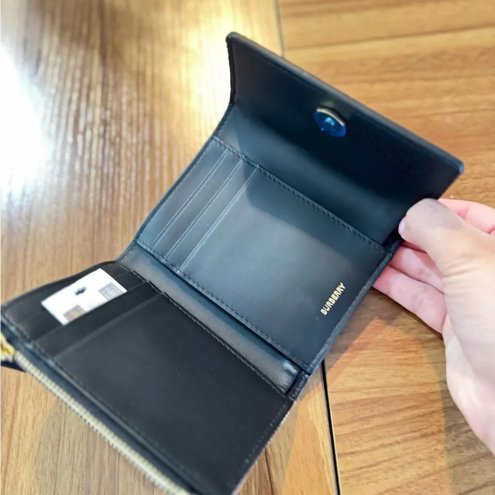 Burberry Check Bi-fold Wallet - Picture 5 of 7